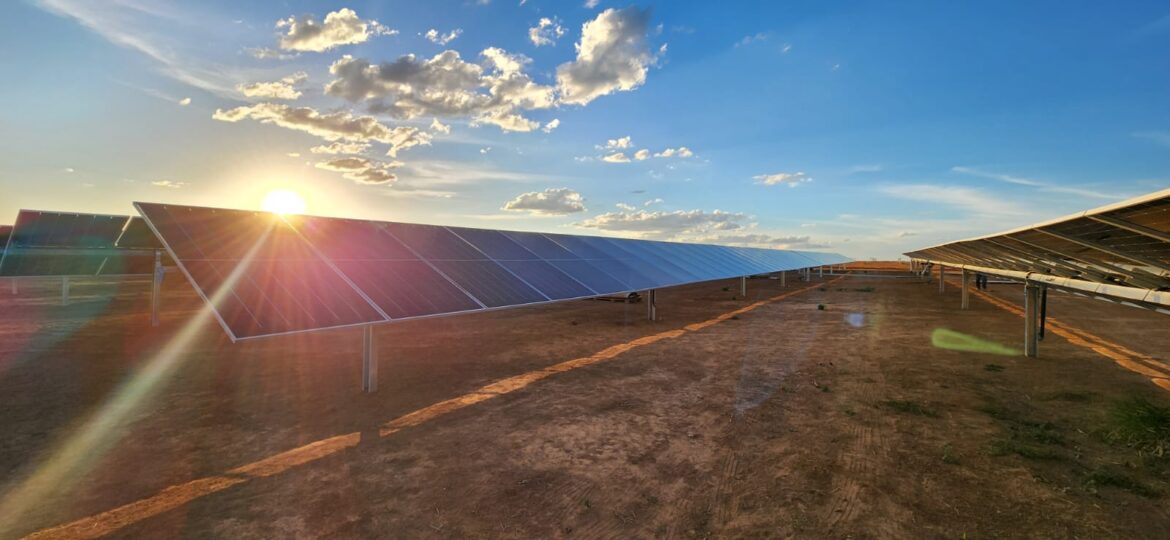 Expansão do Complexo Solar Janaúba impulsiona economia circular e reduz emissões de CO₂