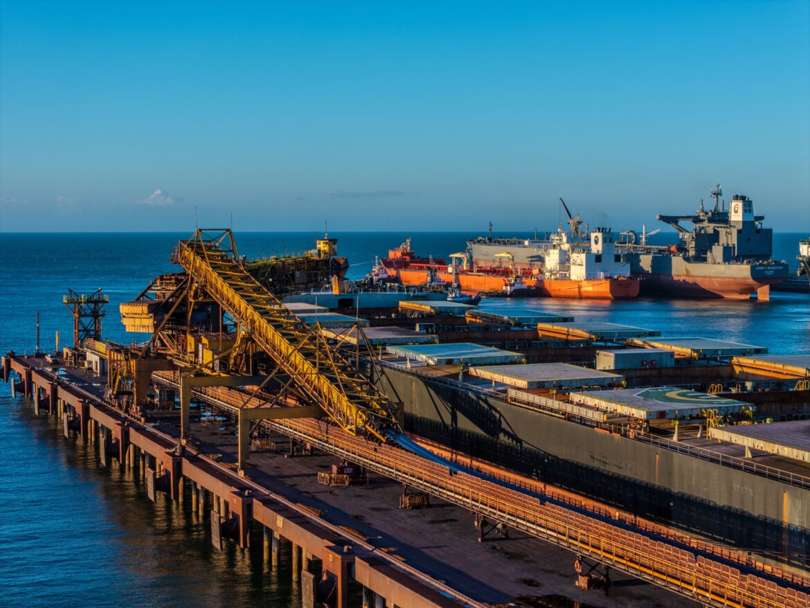 Ferroport, joint venture da Anglo American e Prumo, bate recorde de exportações de minério de ferro no Porto do Açu