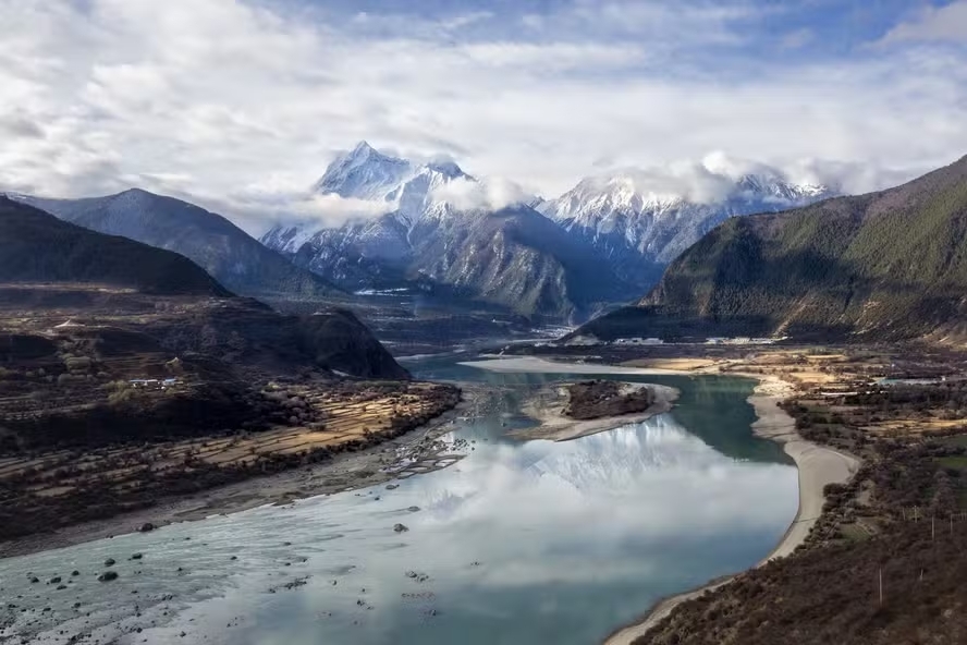 Com investimento de US$170 bilhões, China inicia construção da maior hidrelétrica do mundo