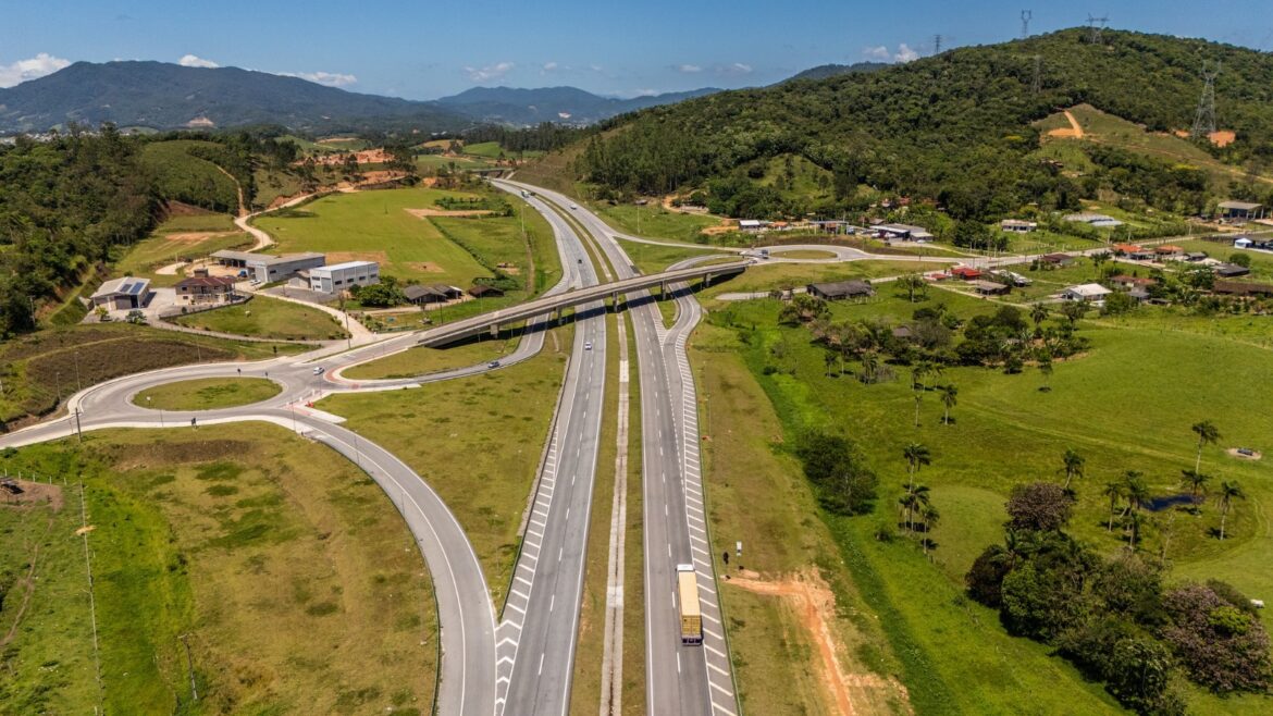 Contorno de Florianópolis completa um ano com mais de 4 milhões de veículos e redução de acidentes