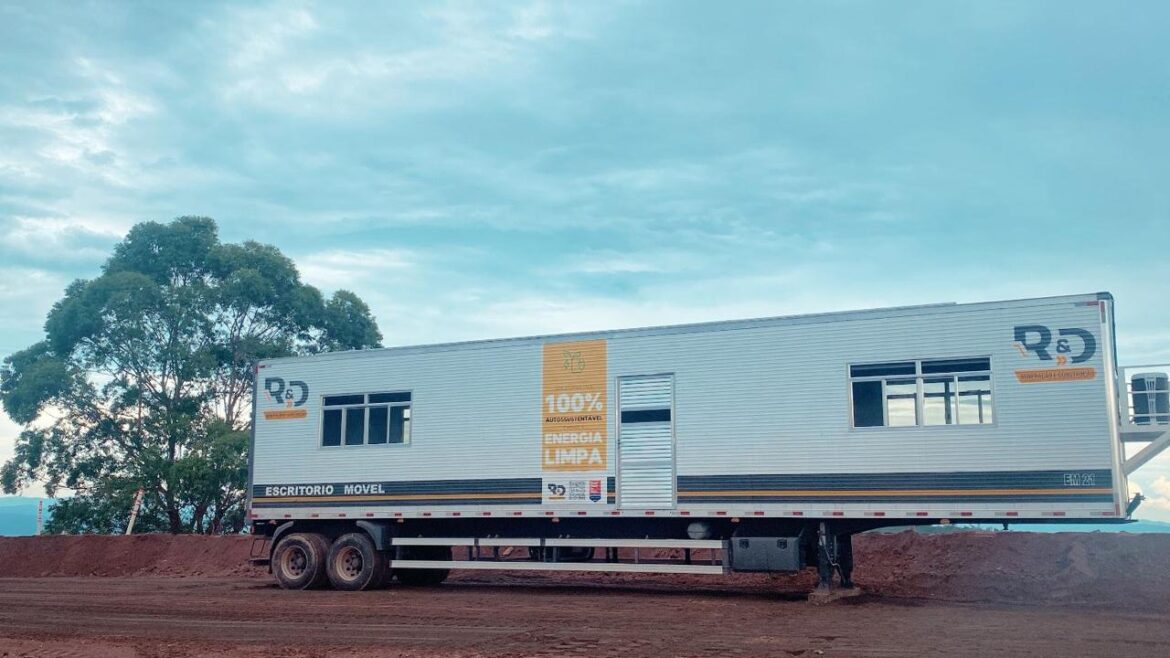 Painéis solares, educação ambiental e caminhões elétricos mudam cultura das operações