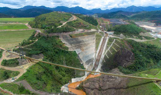 Contenção de talude e bacia de rejeitos ampliam proteção em Mariana, MG