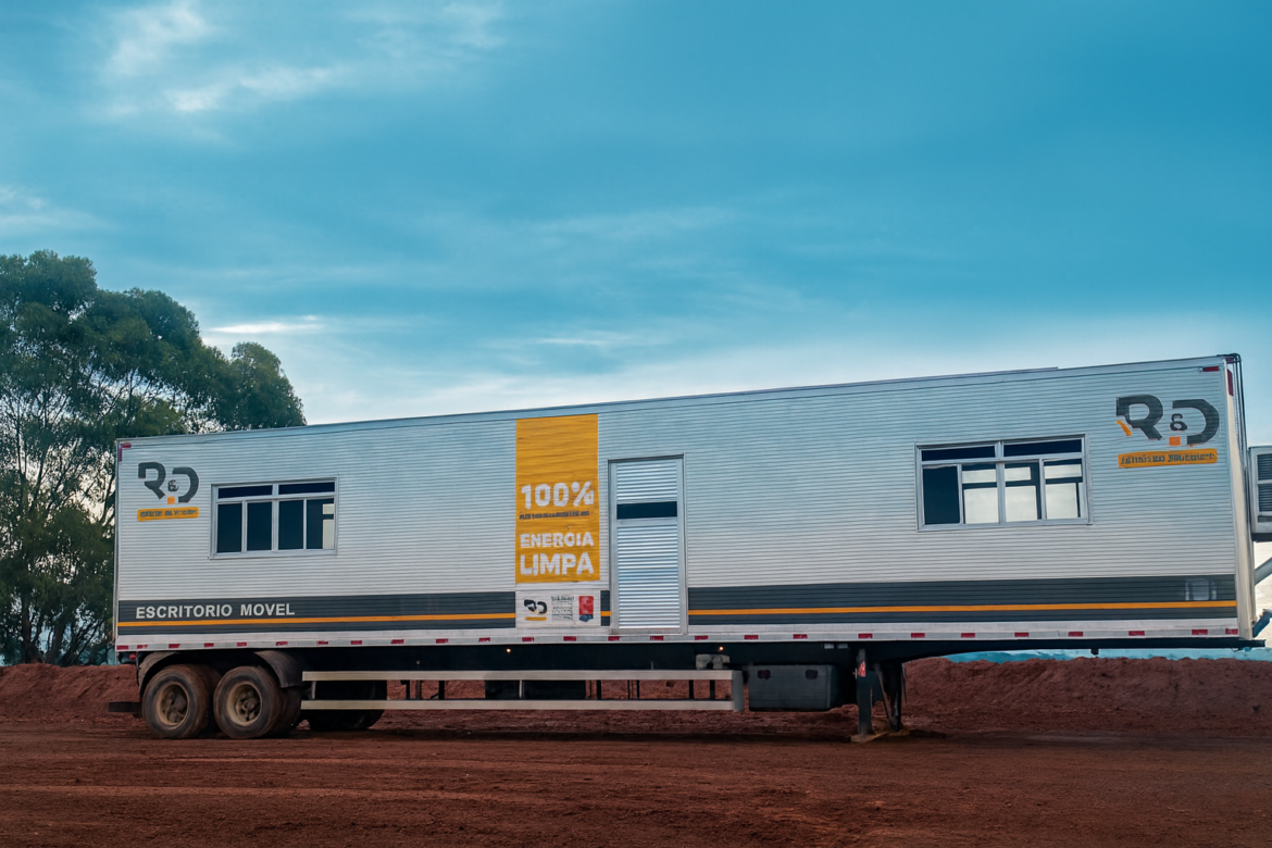 Painéis solares, educação ambiental e caminhões elétricos mudam cultura das operações