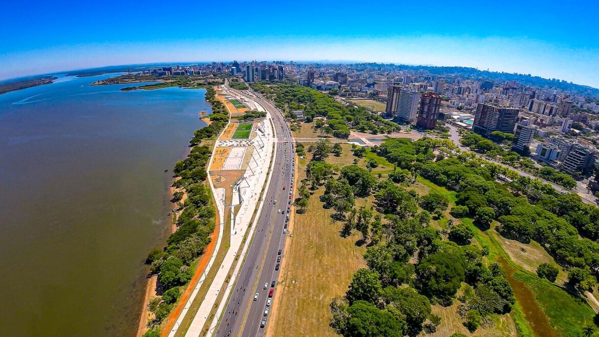 Porto Alegre testa soluções GRID com energia verde e geotecnologia para regenerar o centro urbano