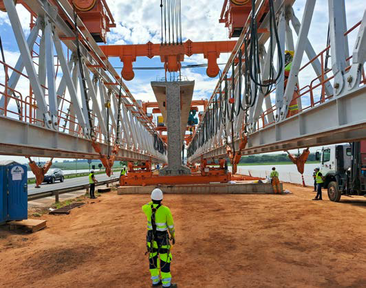 Ponte de 2,4 km é duplicada sobre Rio Tietê