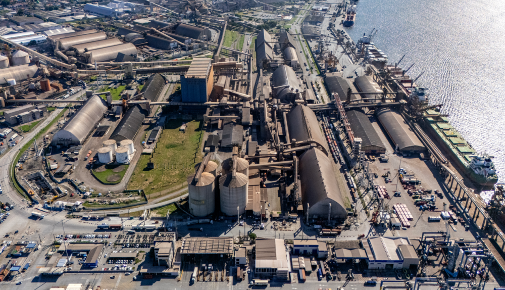 Porto de Paranaguá recebe investimentos bilionários após leilões e concessões que modernizam a infraestrutura portuária do Paraná