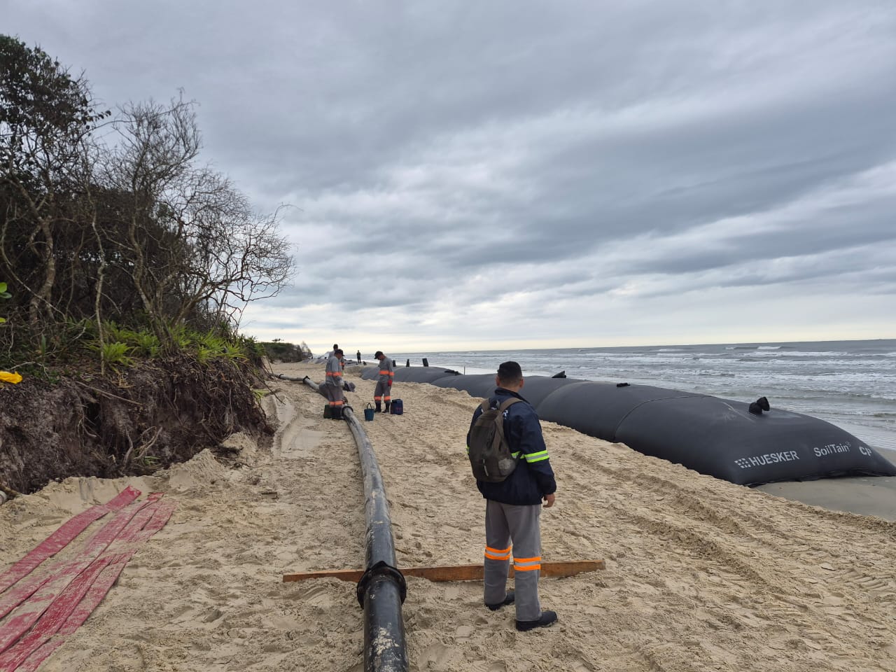 Obras para conter erosão na Ilha do Cardoso iniciam
