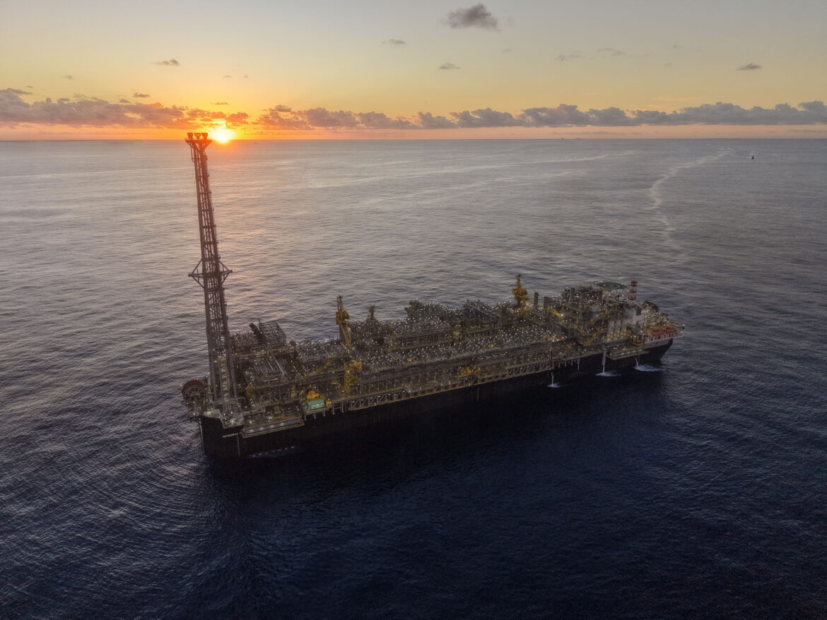 Petrobras lucra R$ 52,4 bilhões no segundo trimestre de 2026