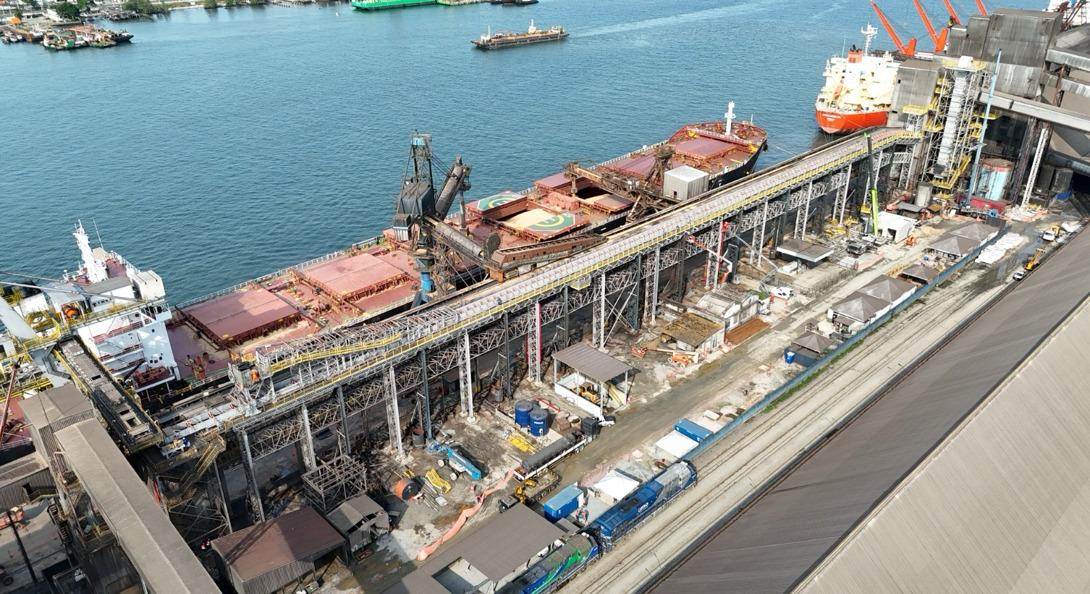 CLI inicia operação de novo shiploader no Porto de Santos e amplia em até 30% embarque de grãos