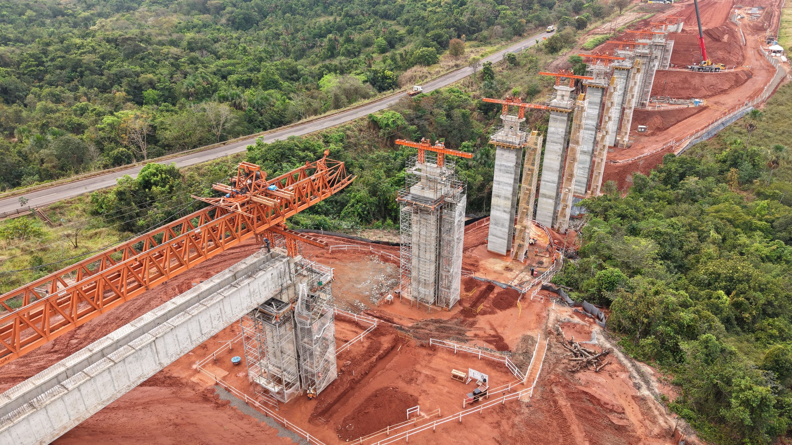 Arauco ergue ponte ferroviária em MS