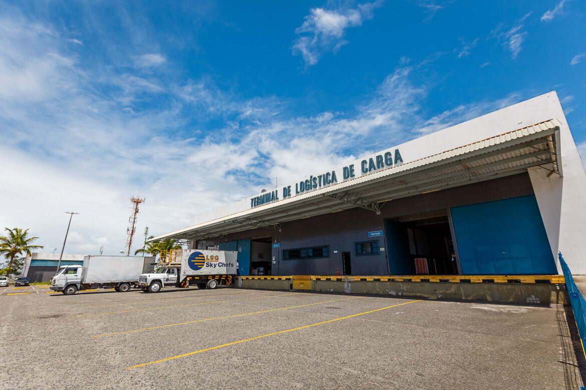 Terminal de cargas do aeroporto de Salvador registra recorde de movimentação em julho