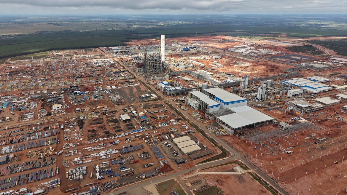 Fábrica da Arauco no MS entra em fase massiva de montagem industrial