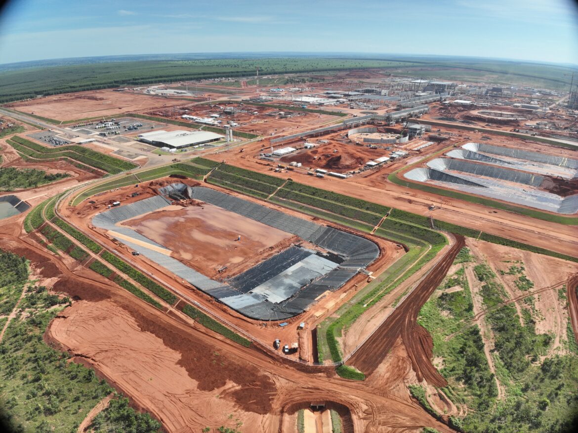 15 milhões de m³ de terraplenagem e 650 mil m² de pavimentação