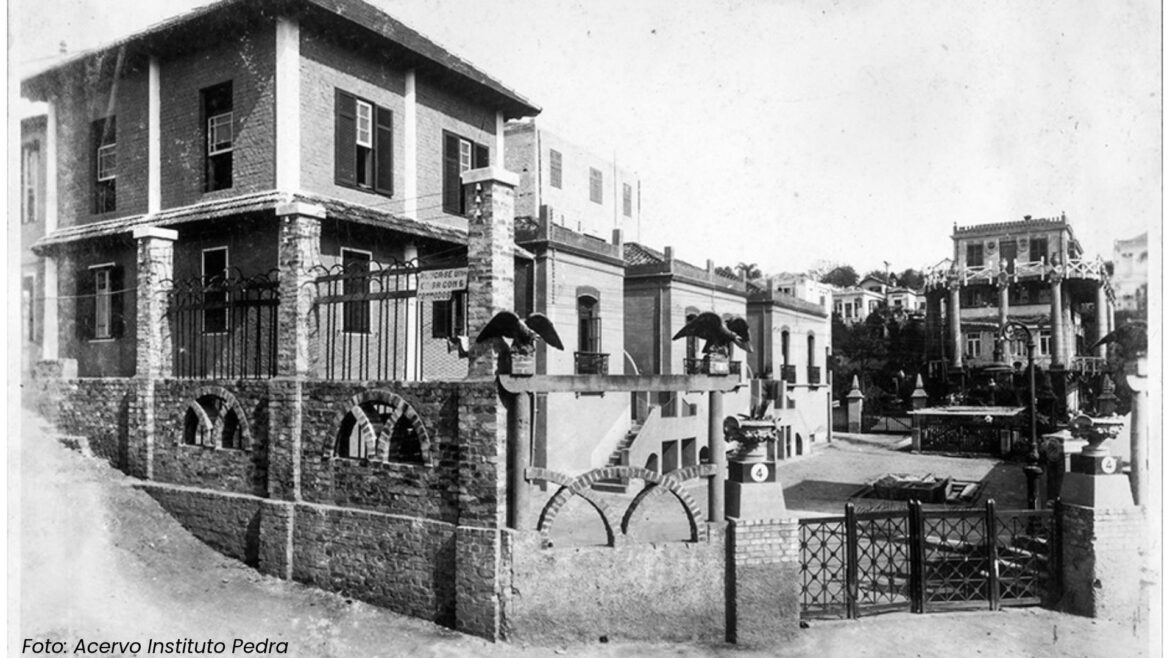 Restauro da Casa 8 da Vila Itororó, patrimônio histórico do século XX, inclui fachadas, pisos e estruturas de madeira